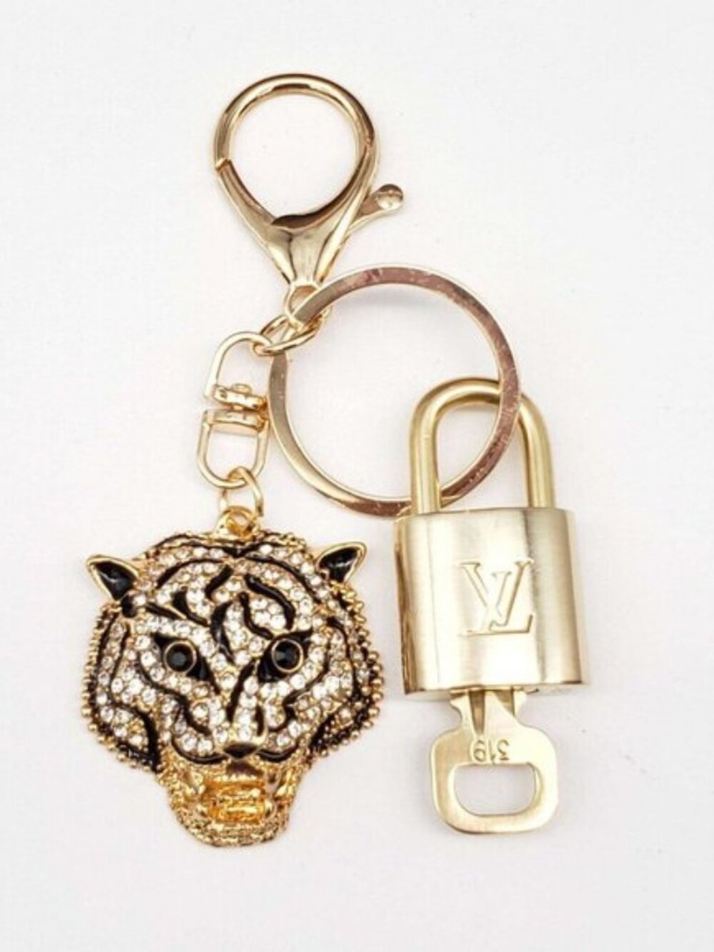 Authentic LV Gold Padlock & Key 🔑 Bag Charm / Unbranded Keychain Combo - Picture 4 of 7